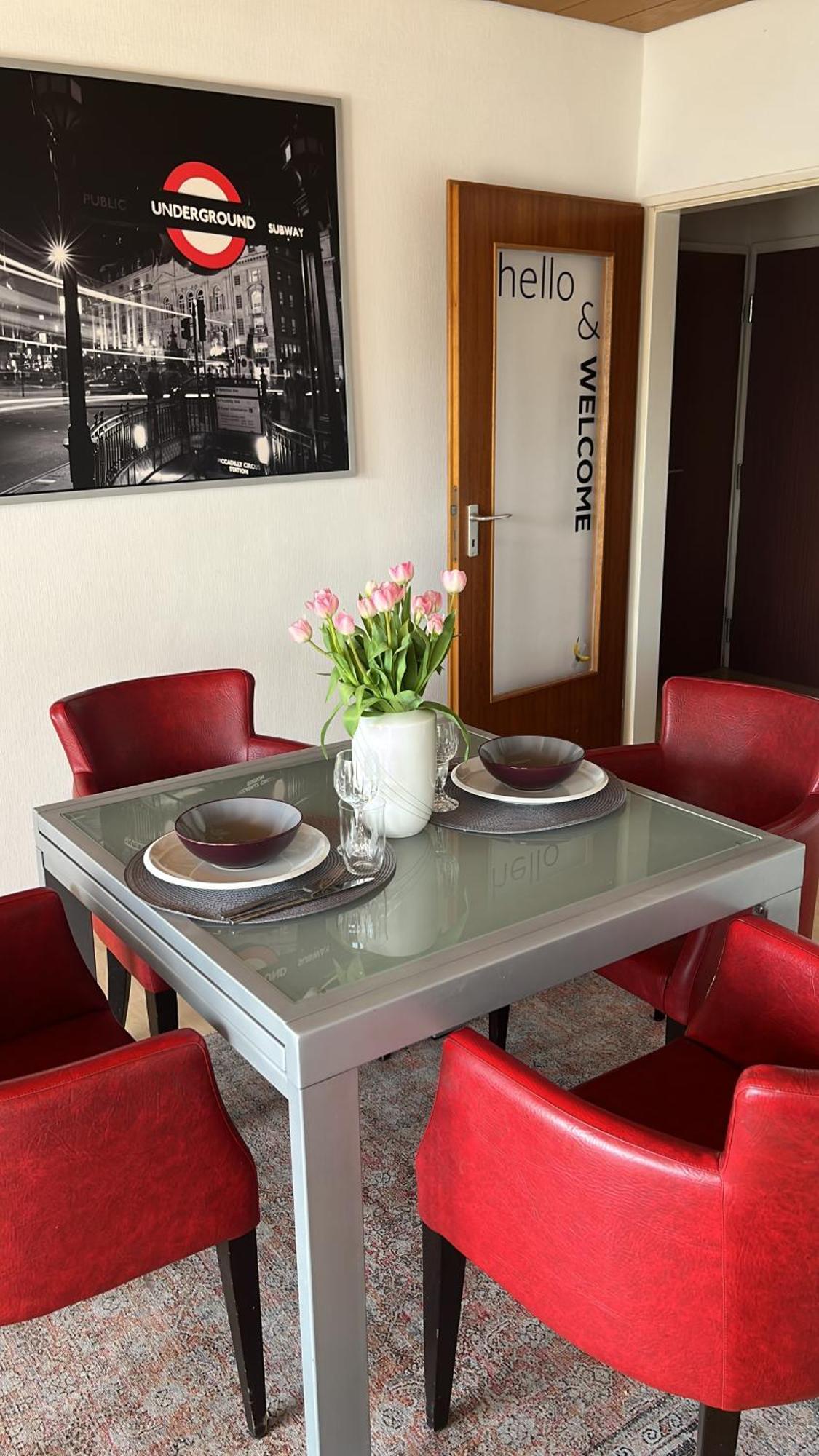 Gemuetliche, Ganze Wohnung In Ruhiger, Zentraler Lage 레버쿠젠 외부 사진
